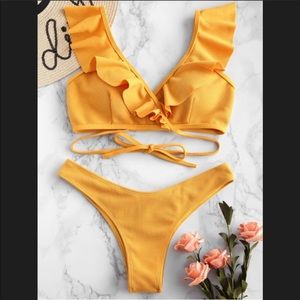 NWOT Zaful Ribbed Yellow Ruffle Wrap Bikini